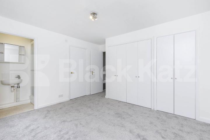 2 bedroom 2 bathroom maisonette with garden located close to Highgate station  Stanhope Road, Highgate